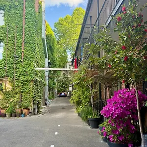 Old Apartments1 דירה